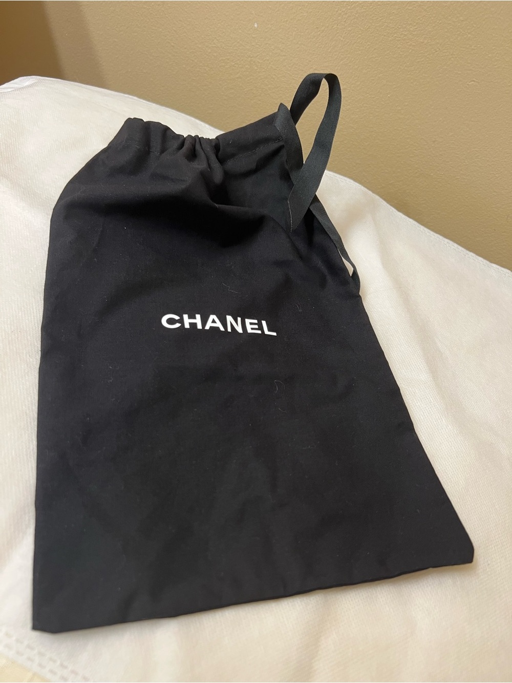 CHANEL authentic Drawstring Dust Bag NEW - Picture 2 of 3